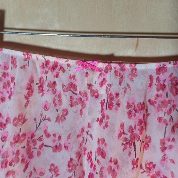 VICTORIA'S SECRET VINTAGE 2PC Floral Chantilly Lace Camisole & Shorts Set_Large - Picture 10 of 14